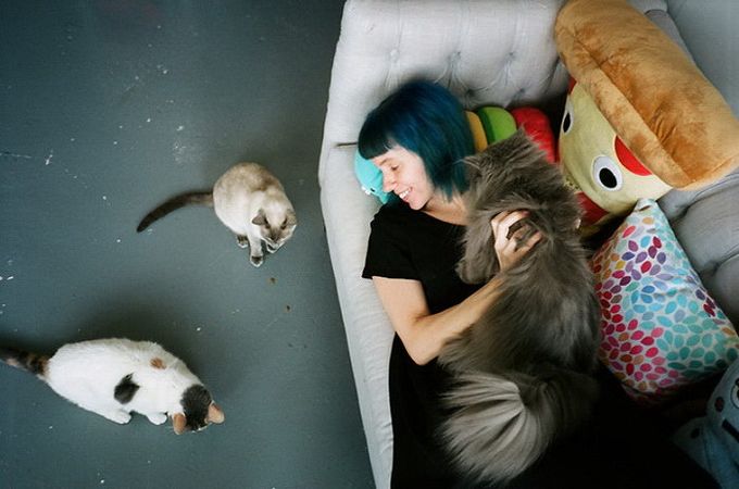 Девушки и их кошки