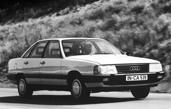 История флагманских седанов от Audi