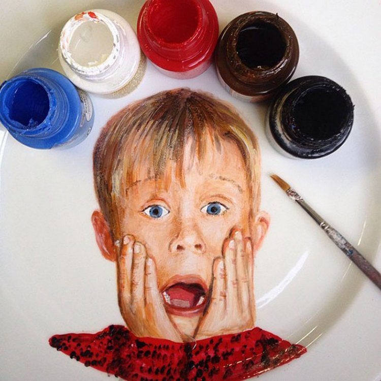 Реалистичные рисунки на тарелках от Жаклин Пуарье