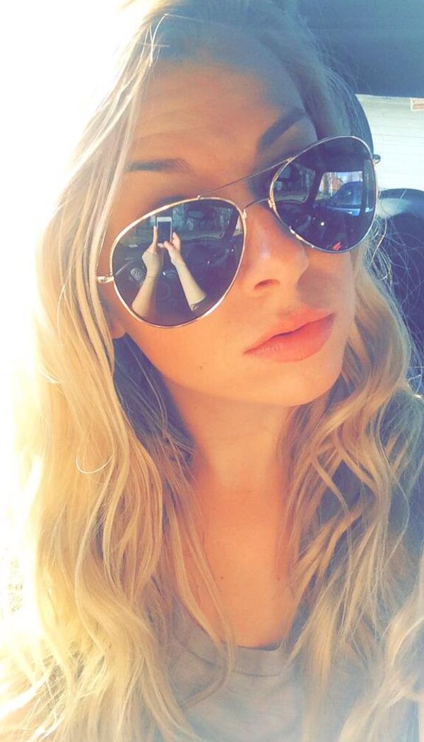 Красивые девушки в солнцезащитных очках