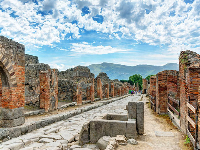 26 величественных древних руин