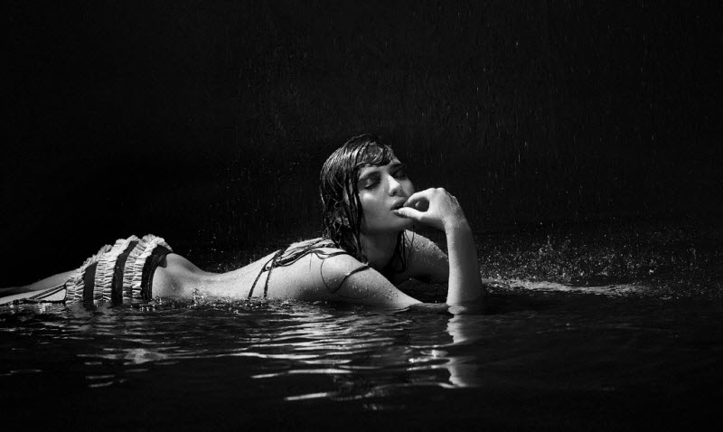 Голые девушки и вода от фотографа Олега Косырева