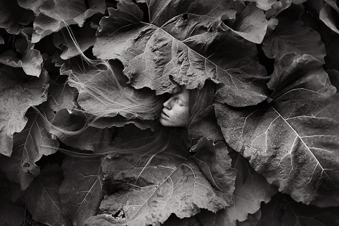 Фотограф стирает границы между человеком и природой