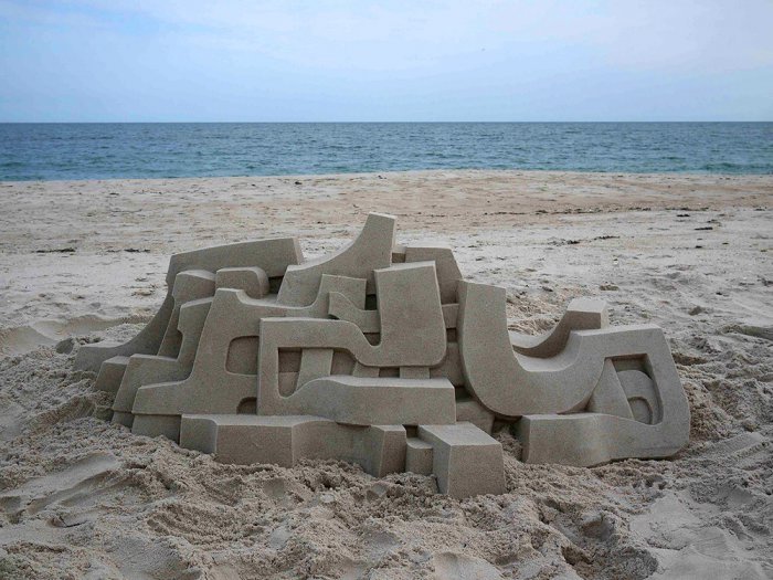 Геометрические скульптуры из песка от Калвина Зиберта