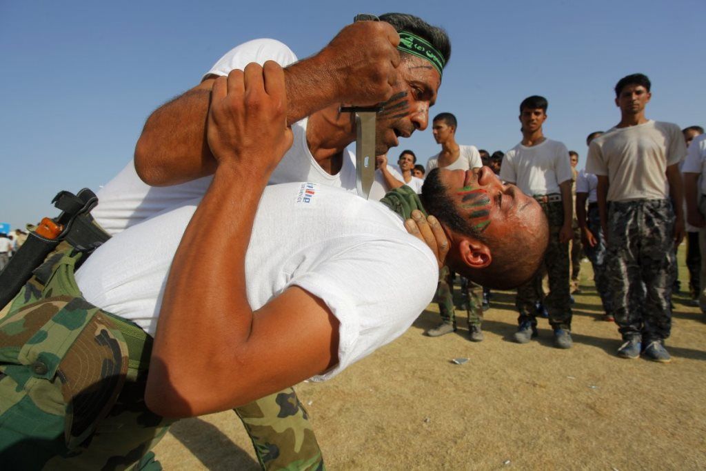 Фотографии изнурительных тренировок из разных армий мира