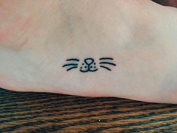 Минималистичные татуировки для любителей кошек