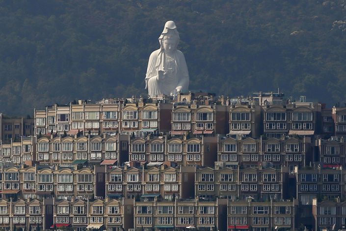 Впечатляющие памятники со всего мира