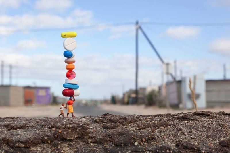 Сцены жизни маленьких людей от художника Slinkachu