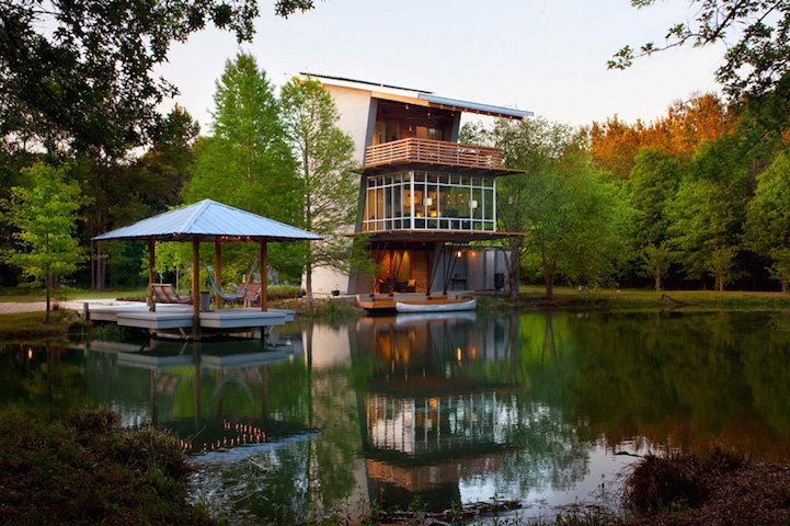 Уникальный дом Pond House на берегу пруда