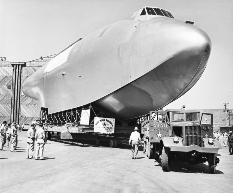Самый большой самолет в истории - Геркулес Говарда Хьюза