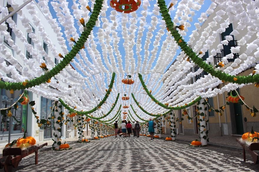 Народный фестиваль в португальском городе Кампу-Майор