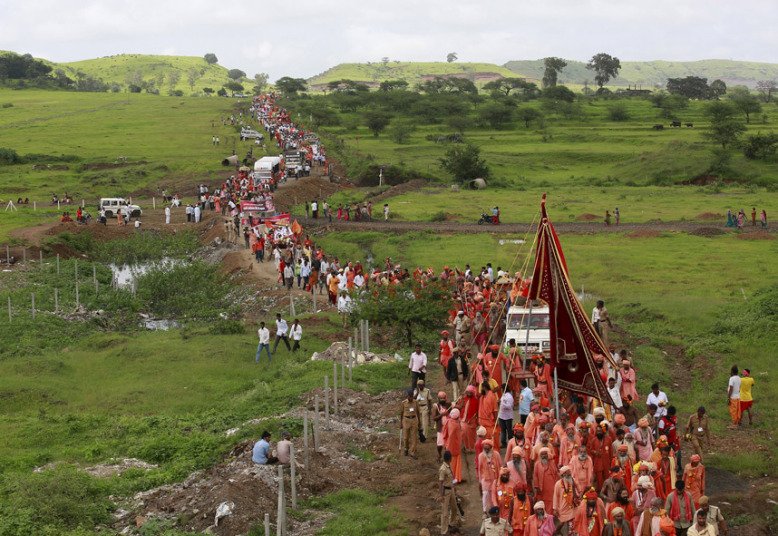Празднование Кумбха-мелы в Индии