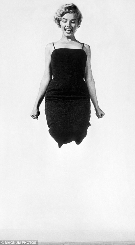 Знаменитости в прыжке от фотографа Филиппа Халсмана из 1959 года