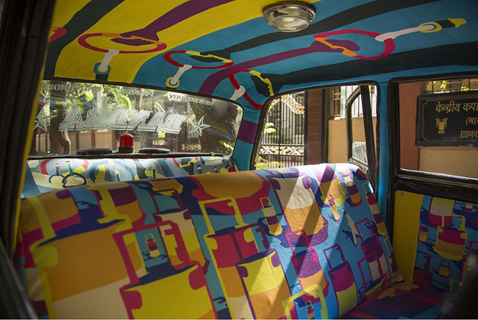 Дизайнерские салоны такси в Мумбае