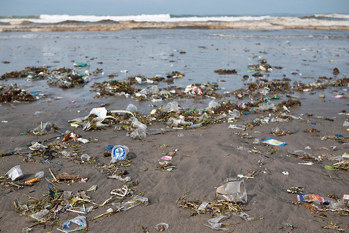 Райские пляжи, утопающие в мусоре