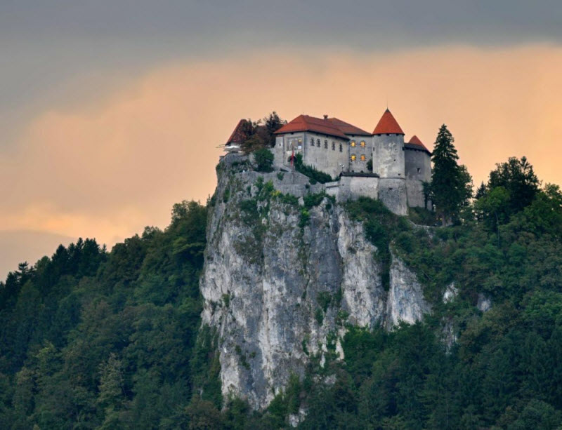 20 крутейших замков со всего мира