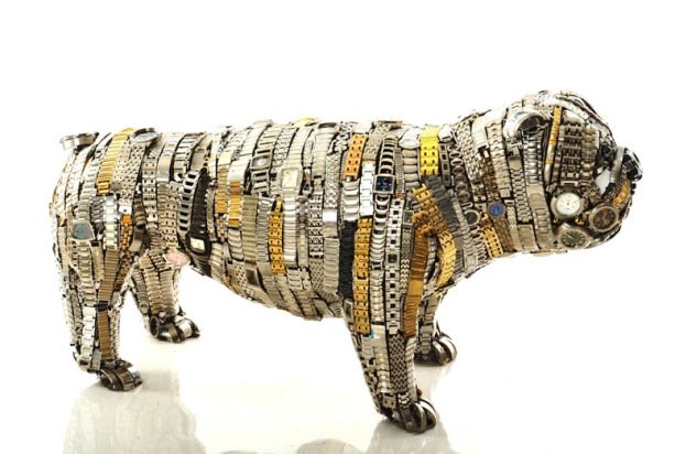 Необычные скульптуры собак из разных предметов