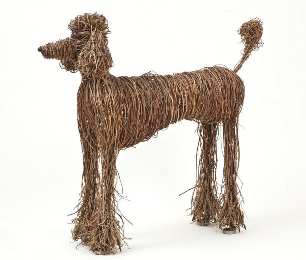 Необычные скульптуры собак из разных предметов