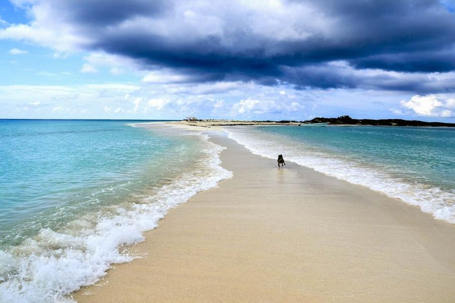 Прекрасные пляжи с белым песком