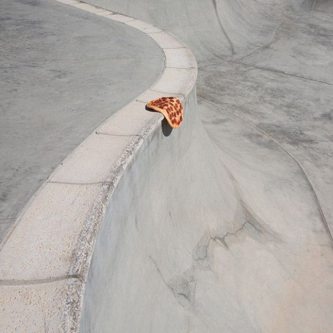 Пицца в дикой природе как современное искусство