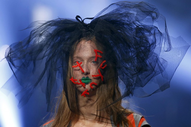 Подборка экстравагантной одежды с Недели моды в Париже 2015