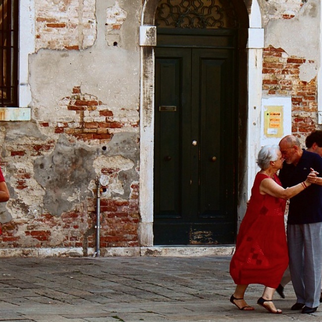 15 фотографий о любви, которой все возрасты покорны