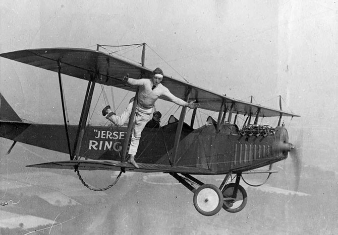 Ходоки по крыльям самолетов в 1919-1982 годы