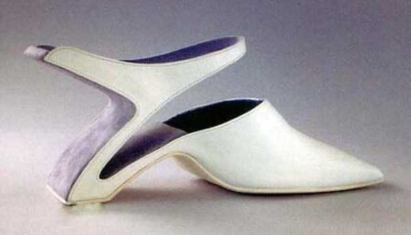 Необычные и неудобные женские туфли на каблуках