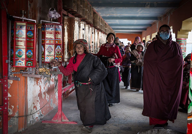 Жизнь в буддийской академии Ларунг Гар