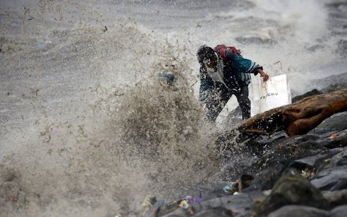Тайфун Коппу обрушился на Филиппины 