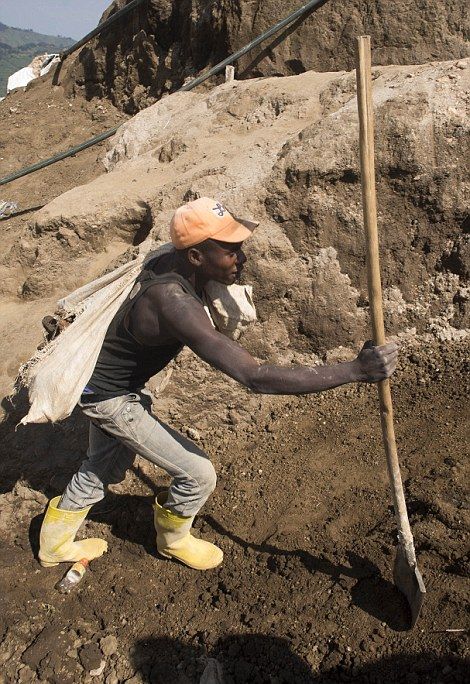 Добыча минерала колтана в Конго