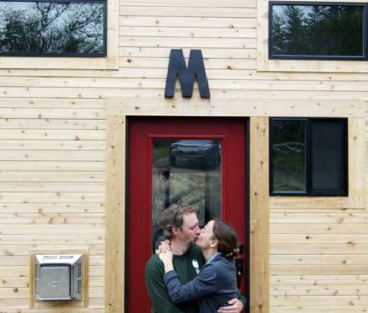 Пара построила крошечный дом своей мечты