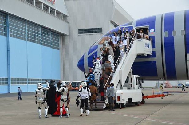 Самолеты для фанатов Звездных войн в Японии