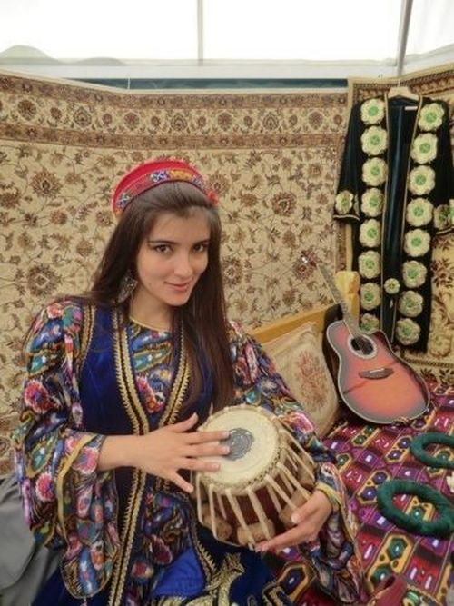 Красивые таджикские девушки из соцсетей