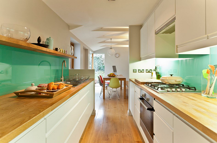 10 полезных советов по планировке узких кухонь
