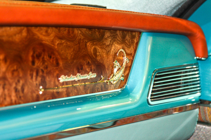 Российский автомобиль Bilenkin Vintage представили на автосалоне в Дубае