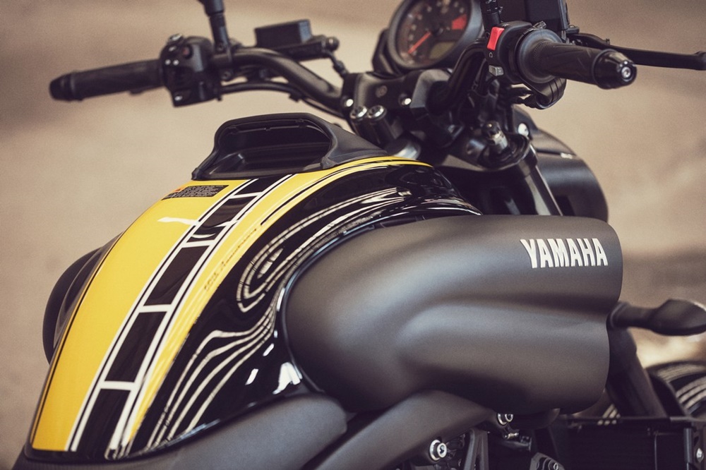 Пауэр-круизер Yamaha VMAX 2016