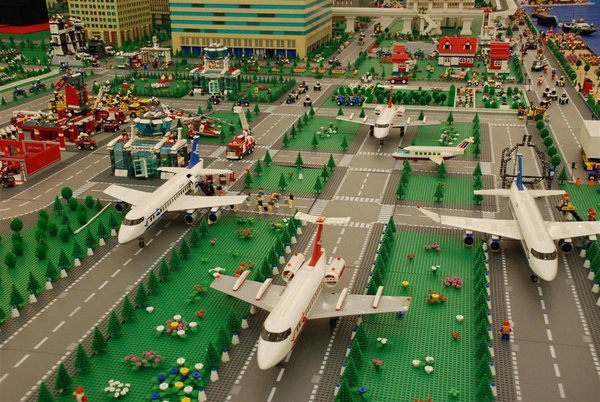 Невероятные и грандиозные сооружения из LEGO