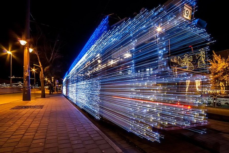 Рождественские трамваи на длинной выдержке