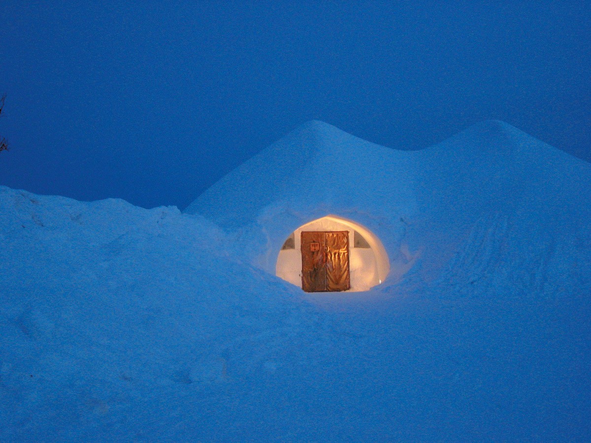 Поразительный финский отель Kakslauttanen