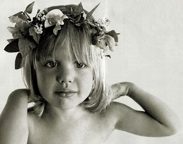 Знаменитости в детстве на фотографиях из домашних архивов