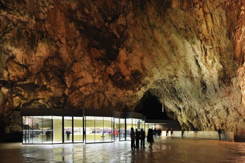 8 невероятных подземных сооружений