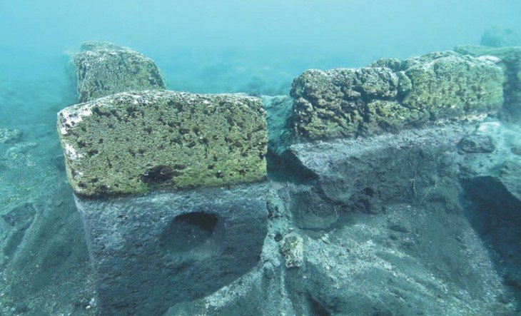 Древние постройки, спрятанные на дне моря