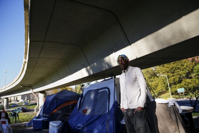 Палаточный городок Надежда для бездомных в США