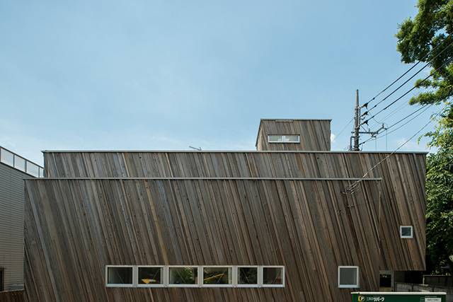 Дом из переработанных материалов в Токио