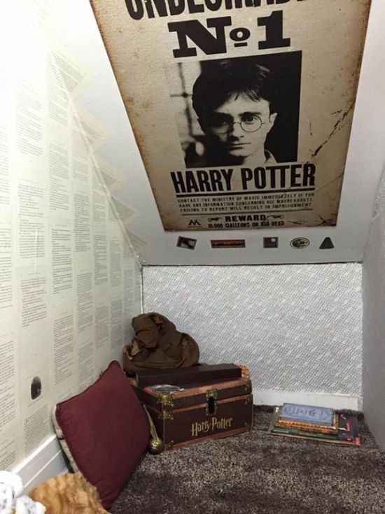 Комната для чтения в чулане как у Гарри Поттера