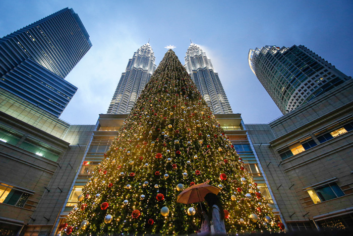 Новогодние елки из разных городов мира