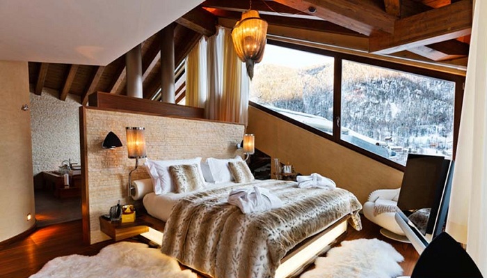 Уютные спальни с зимними видами из окна