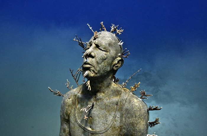 Скульптуры и статуи в подводном царстве