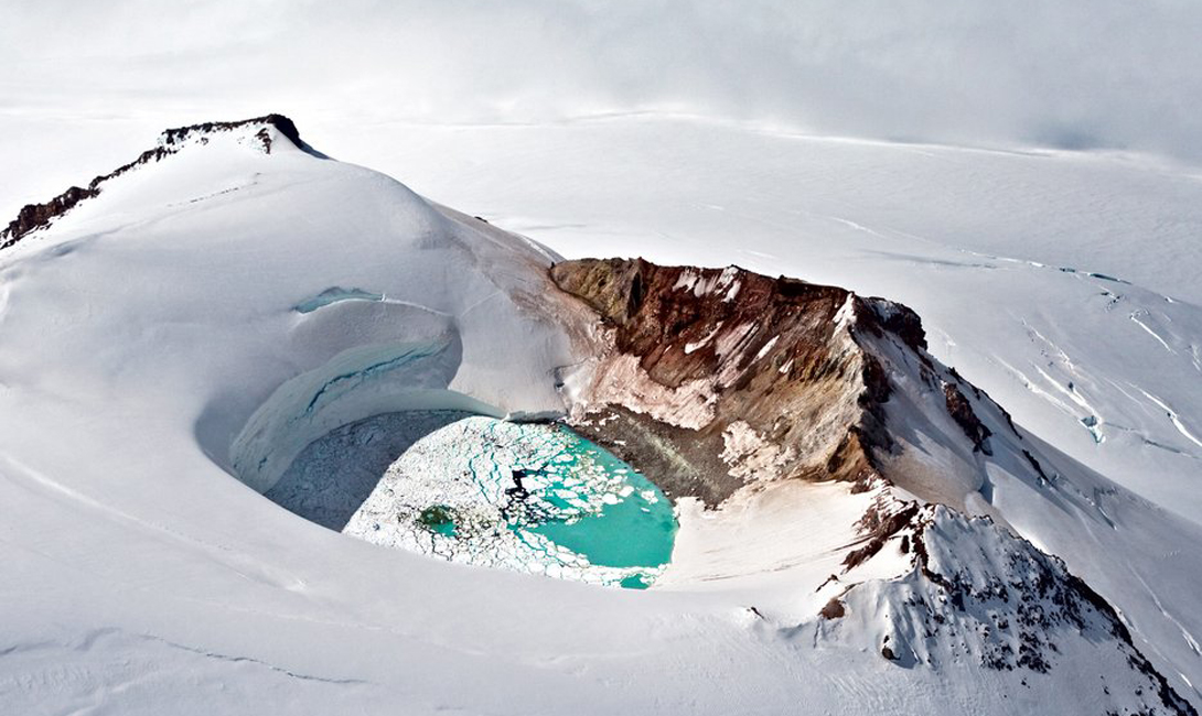 10 красивейших замерзших озер планеты